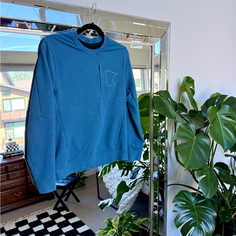 Lululemon Minnesota Pullover Crewneck Sweatshirt